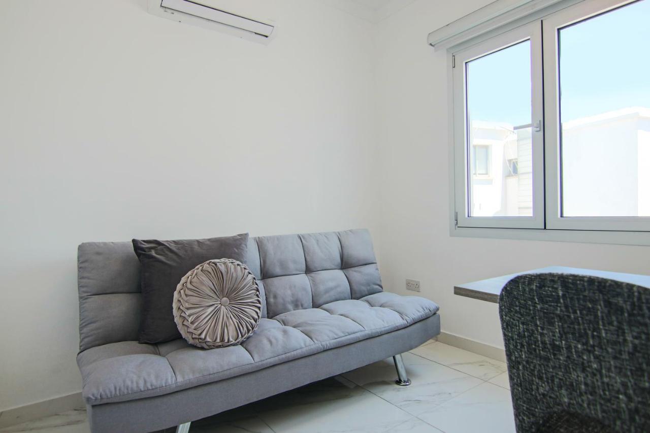 파포스 Phaedrus Living: Seaside Luxury Flat Lighthouse 66 아파트 외부 사진